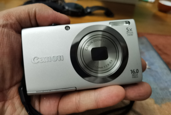 佳能卡片机 HD 自用闲置，有需要的联络我