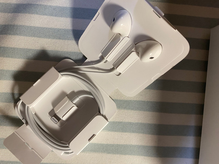 苹果11有线耳机