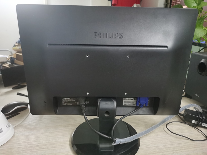 飞利浦19寸显示器10台，150元一台，成...