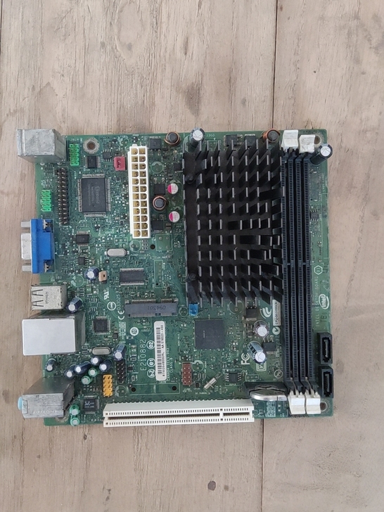 intel E210882 主板
