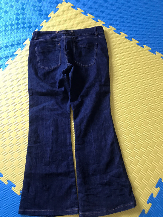 微喇牛仔裤，适合穿30.31码的美女