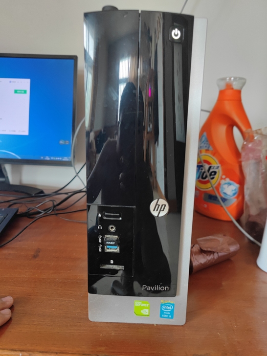 惠普品牌台式机，功能都正常，要英雄联盟贼6...