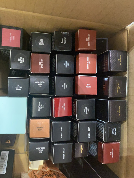 MAC口红全新微瑕疵闲置