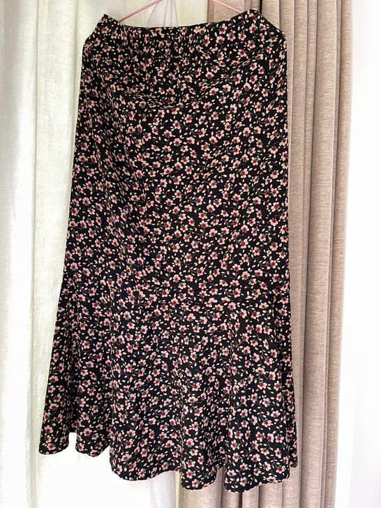 20鱼尾裙，碎花半身，搬家清理，100斤以内