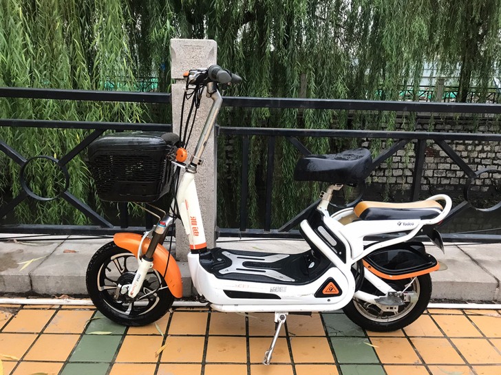 雅迪电动车 质量绝对保证，大品牌，电池耐用...