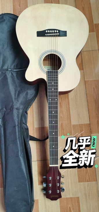第一把新手琴，799琴行买的，音质一般这个...
