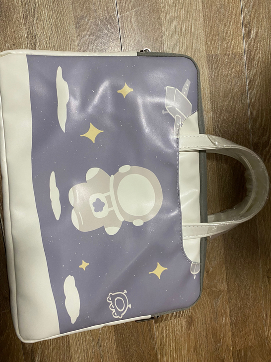 全新电脑包。14寸。包邮。