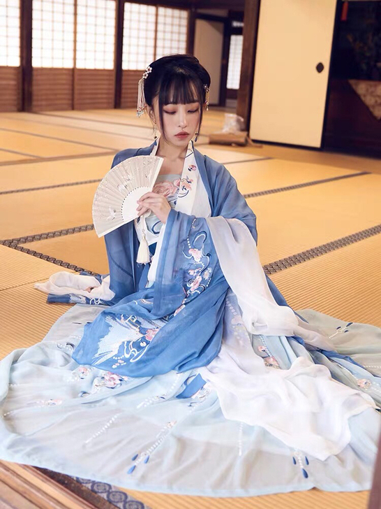 【十三余 小豆蔻儿】[山水之乐]广袖刺绣大...