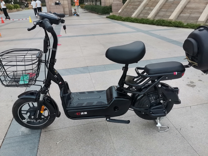 绿源电动车，已经上好牌，九九成新，新车26...