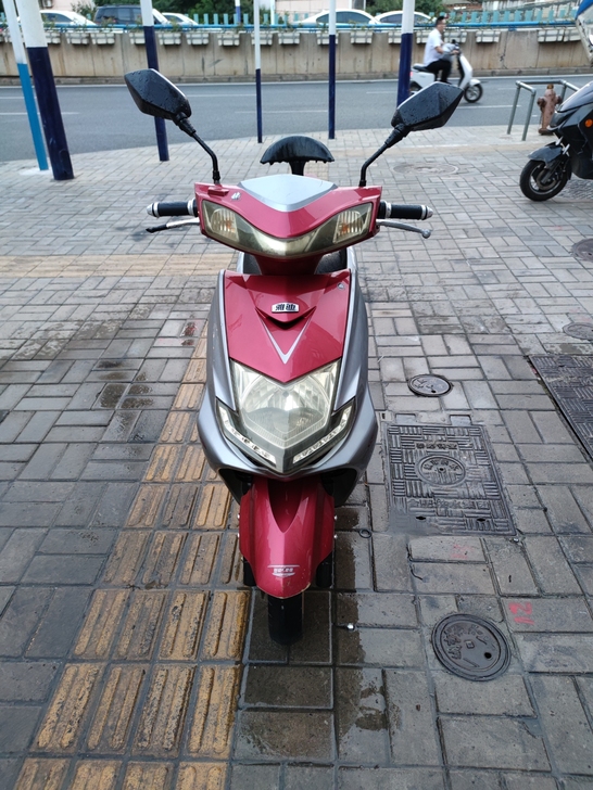 雅迪电动车，前后双碟高配雅迪电动车，雅迪出...