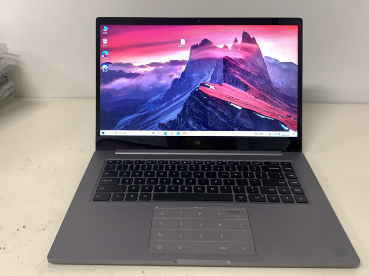 小米pro 15.6,八代I5 8250u...