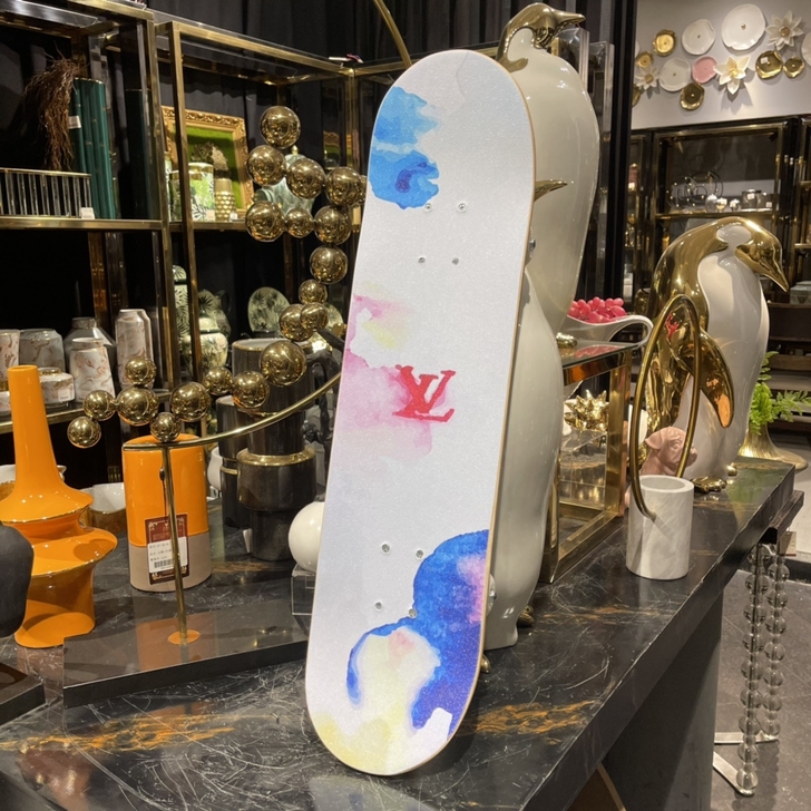 Lv新款水墨系列滑板