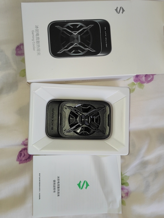 黑鲨冰封电竞散热背夹，刚买一个月用过几次，...