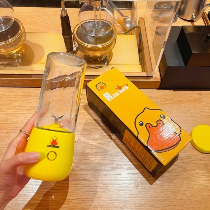 【库存处理】全新小黄鸭小型便携式榨汁杯家用...
