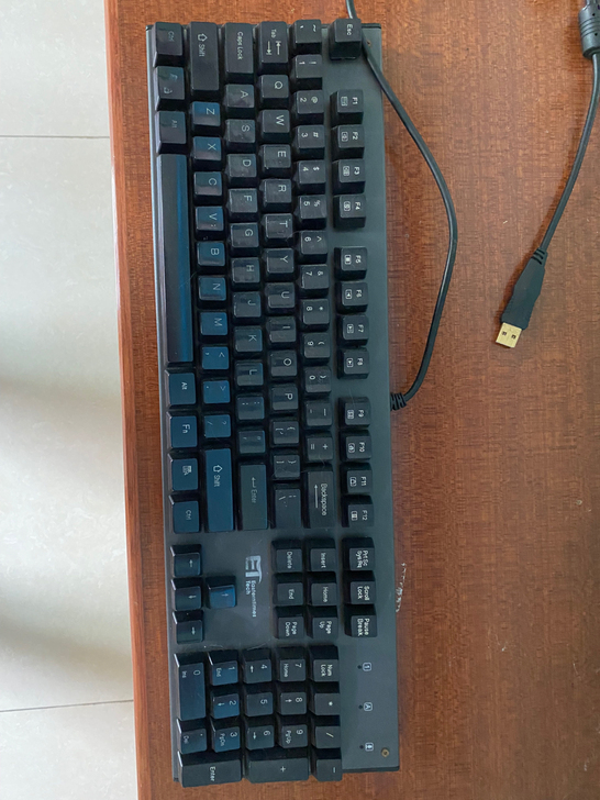 机械手感键盘 用了很久了