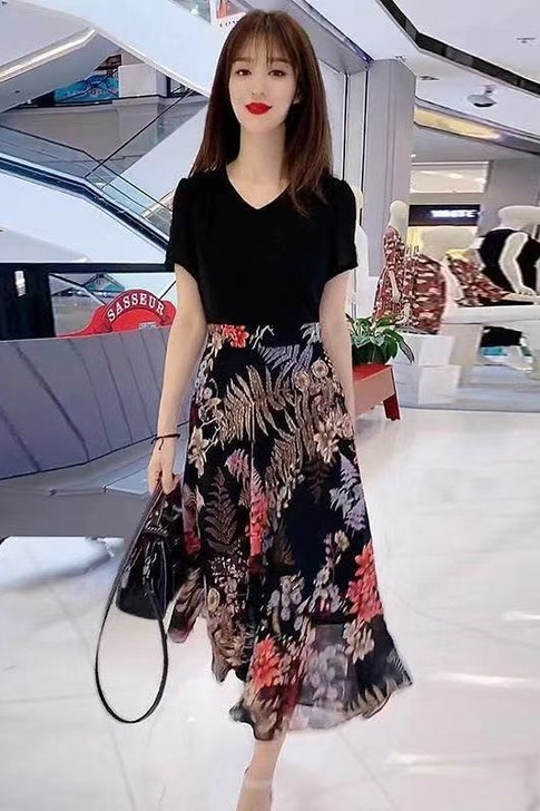 拼接碎花雪纺连衣裙2021夏装新款大码过膝...