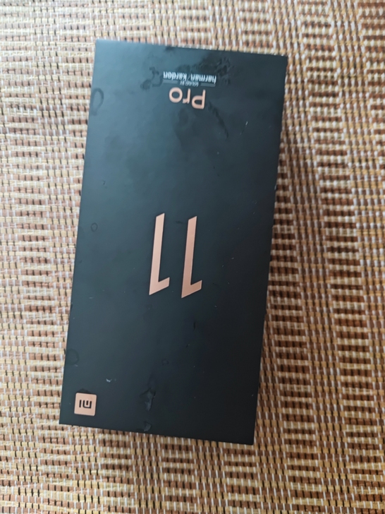 小米11pro 8+256 蓝色 入手一个...