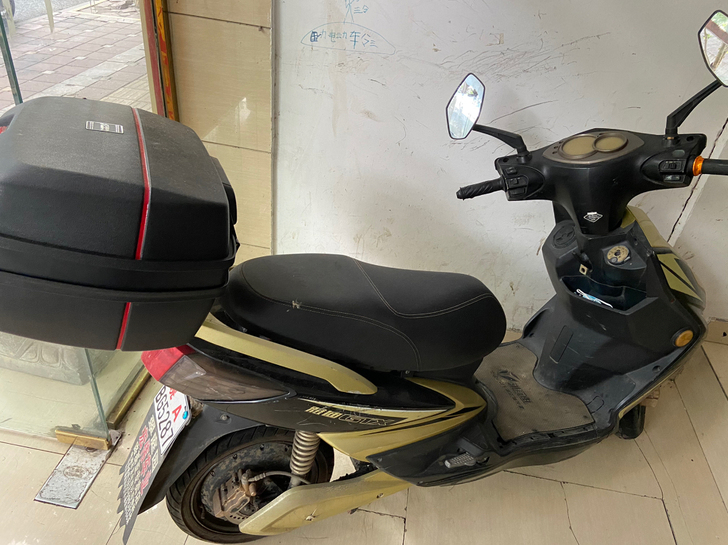 本人本想买来跑外卖的雅迪电动车，跑了20多...