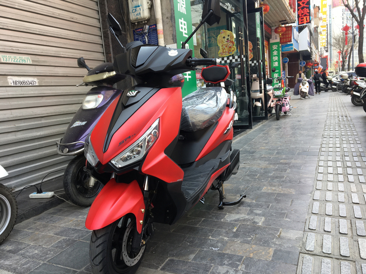 绿源云鹰电动车，95新～18年购买，很少使...