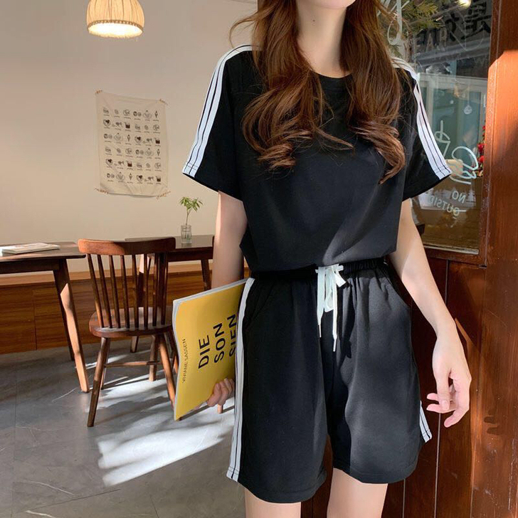 运动套装女2021夏新款时尚港风宽松跑步休...