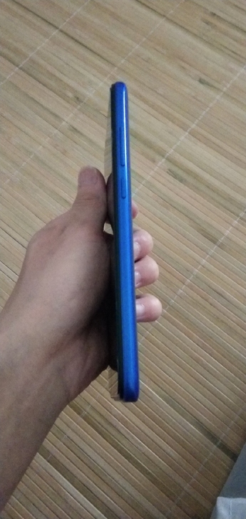 红米8a，闲置手机出售，想的的朋友可以联系...