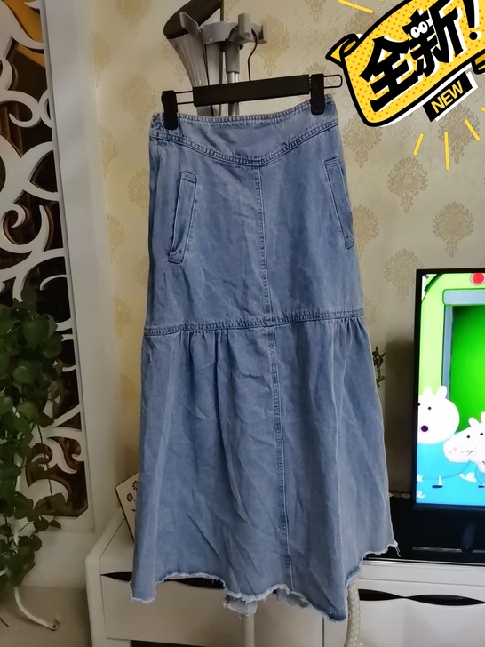 牛仔半身裙，100斤到120斤，后面松紧腰...