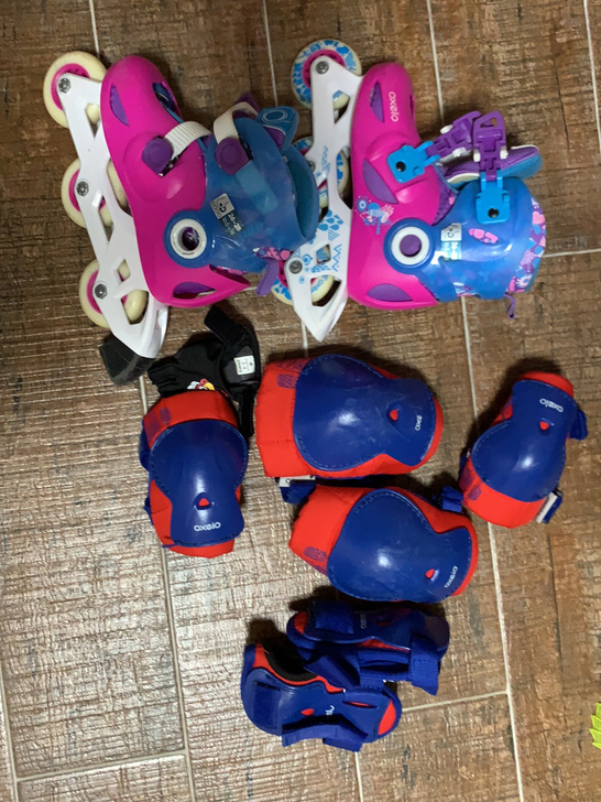 迪卡侬轮滑鞋全套护具 适合4-6岁