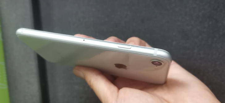 iphone8 64G，不是卡贴机，插卡即...