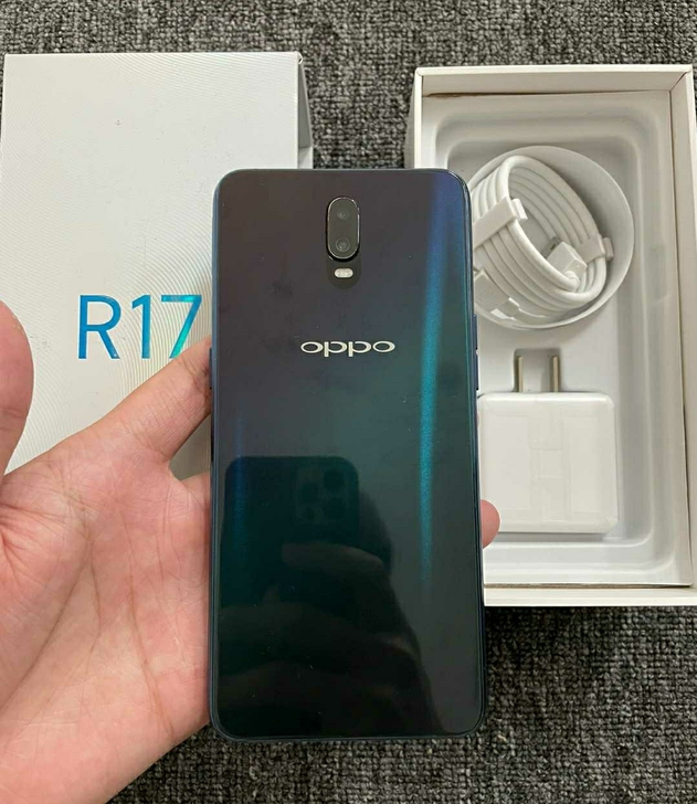 OPPOR17正品手机 8+128  99...