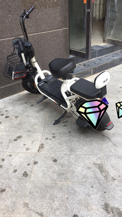 雅迪 小飞象3.0冠能版 电动车 带有能量...