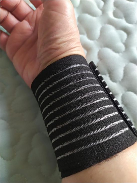 绷带护腕弹力自粘运动护腕男女医用运动弹力护...