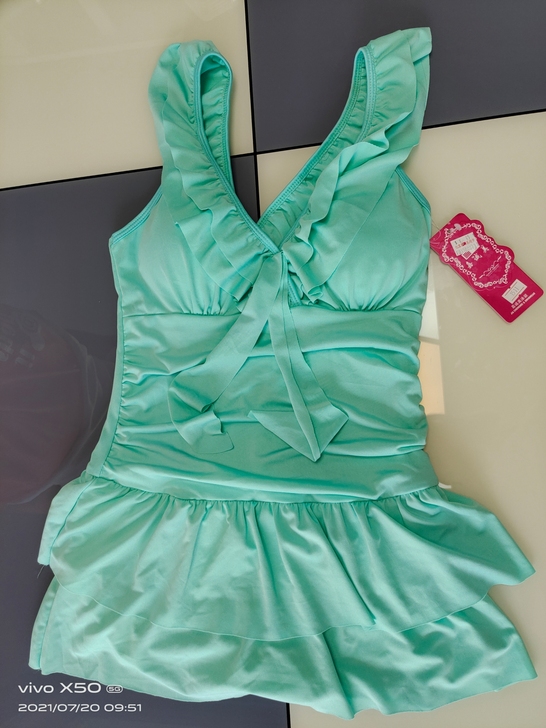 服装店处理尾货全新女士泳衣25元