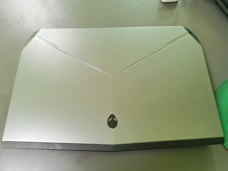 外星人笔记本15r2，自用做短视频，也拆机...