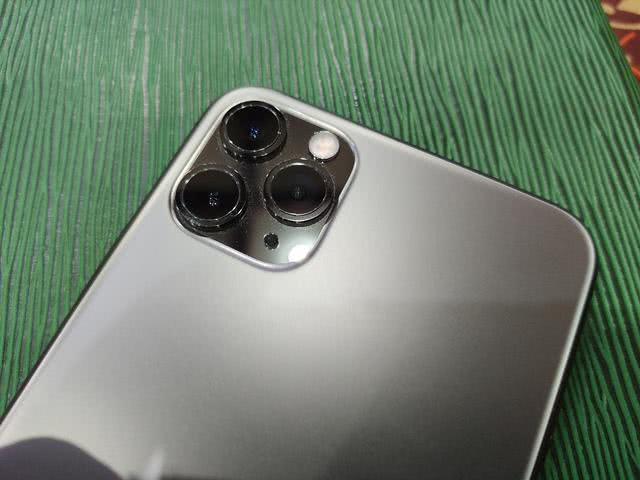 自用 iphone 11promax 国行...