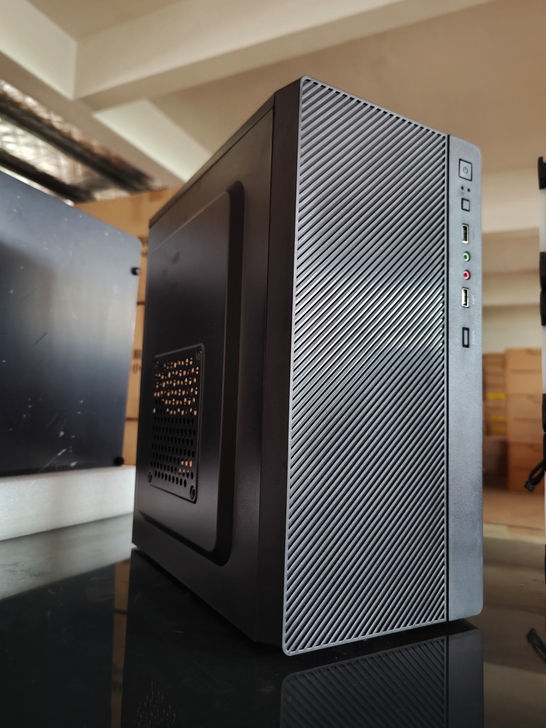 全新机箱，包邮顺丰，亏本清仓，非偏远可以直...