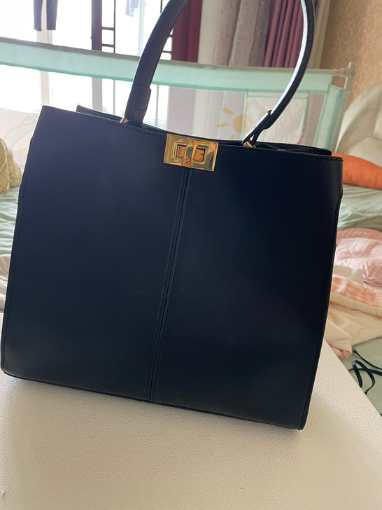 九九新女士手提包，头层牛皮。只背了三天，本...