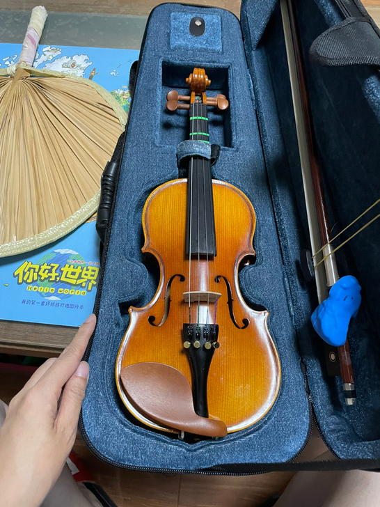 小提琴，八分之一琴，娃在幼儿园用了一年，保...