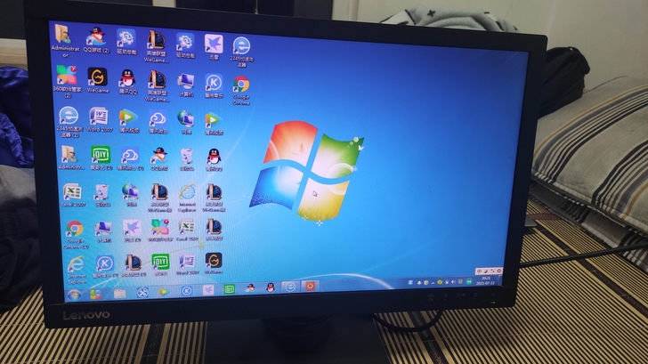 联想22寸显示器  完美屏 无维修  VGA+DVI接口 闲