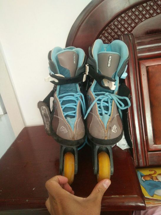 36码迪卡侬旱冰鞋