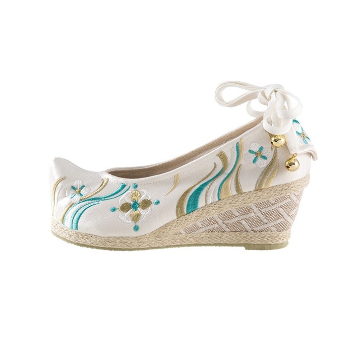 【十三余 小豆蔻儿】[飞天] 绣花平底坡跟铃铛系带弓鞋汉服配