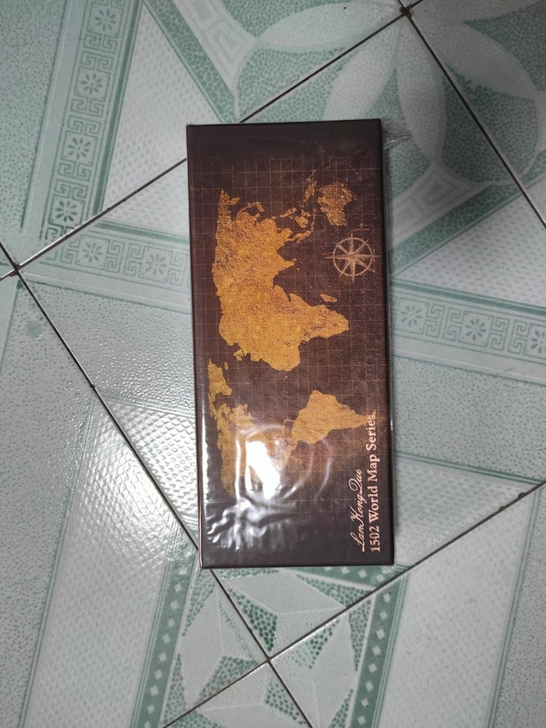 出欧式复古羽毛笔，钢笔来的，蘸墨水的，里面...