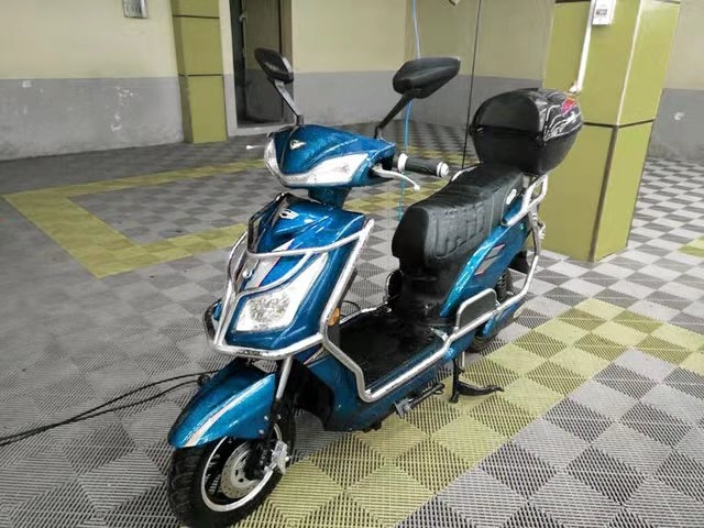 很新爱玛踏板电动车转让 今年3月份的新车，...