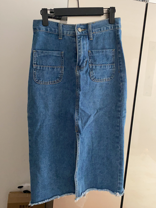 牛仔半身裙 本人身高160 穿着过到小腿肚...