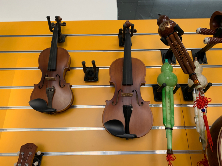 出样品小提琴,原价899,金音品牌。