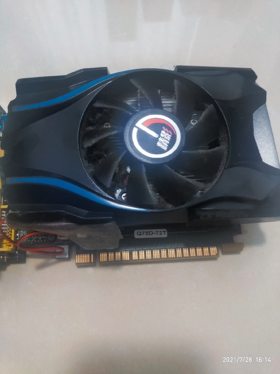 精影750 1G显卡，成色不错功能正常使用...