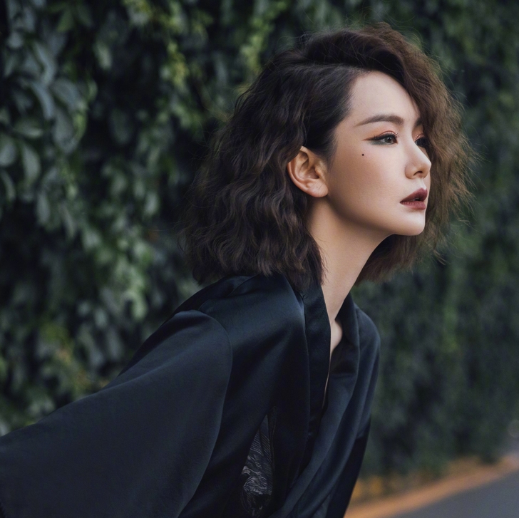 出戚薇拍立得 无签