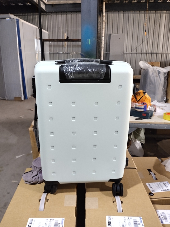 小米20寸青春版绿色拉杆箱,几乎全新的,静...