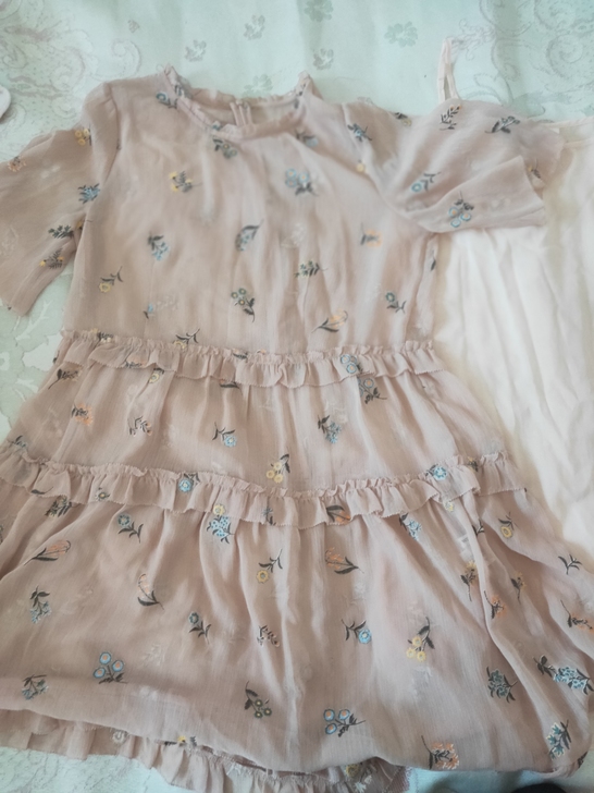 季候风夏季连衣裙，两件套里面有个吊带，16...