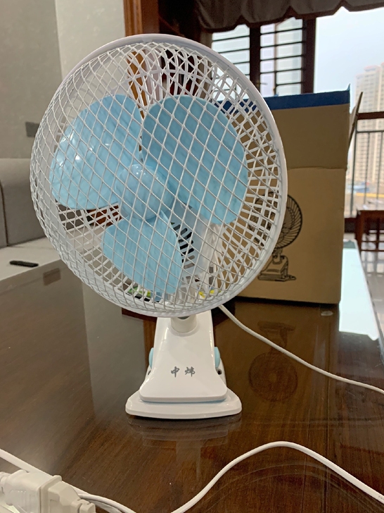 小风扇迷你电风扇家用学生宿舍小型便携床头静...