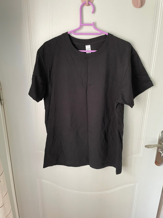 纯棉短袖T恤 M码 还有鸡心领的 L码 可...